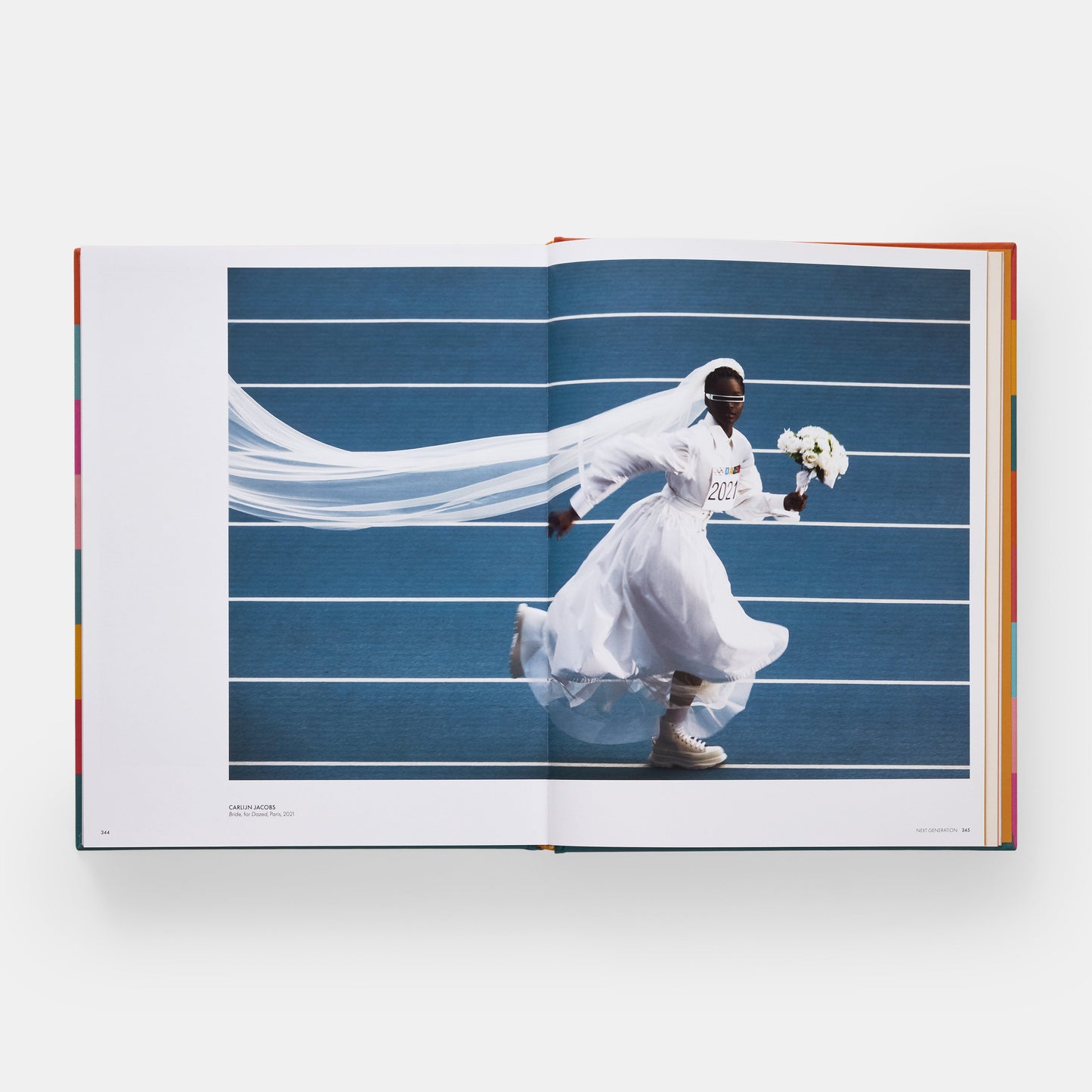 Mezcla y combina: La fotografía de moda se une al arte contemporáneo