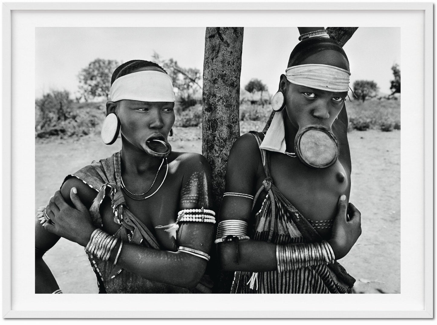 Sebastião Salgado. Génesis. Edición de Arte N.º 1–100 «Dos mujeres mursi, Valle del Omo, Etiopía»