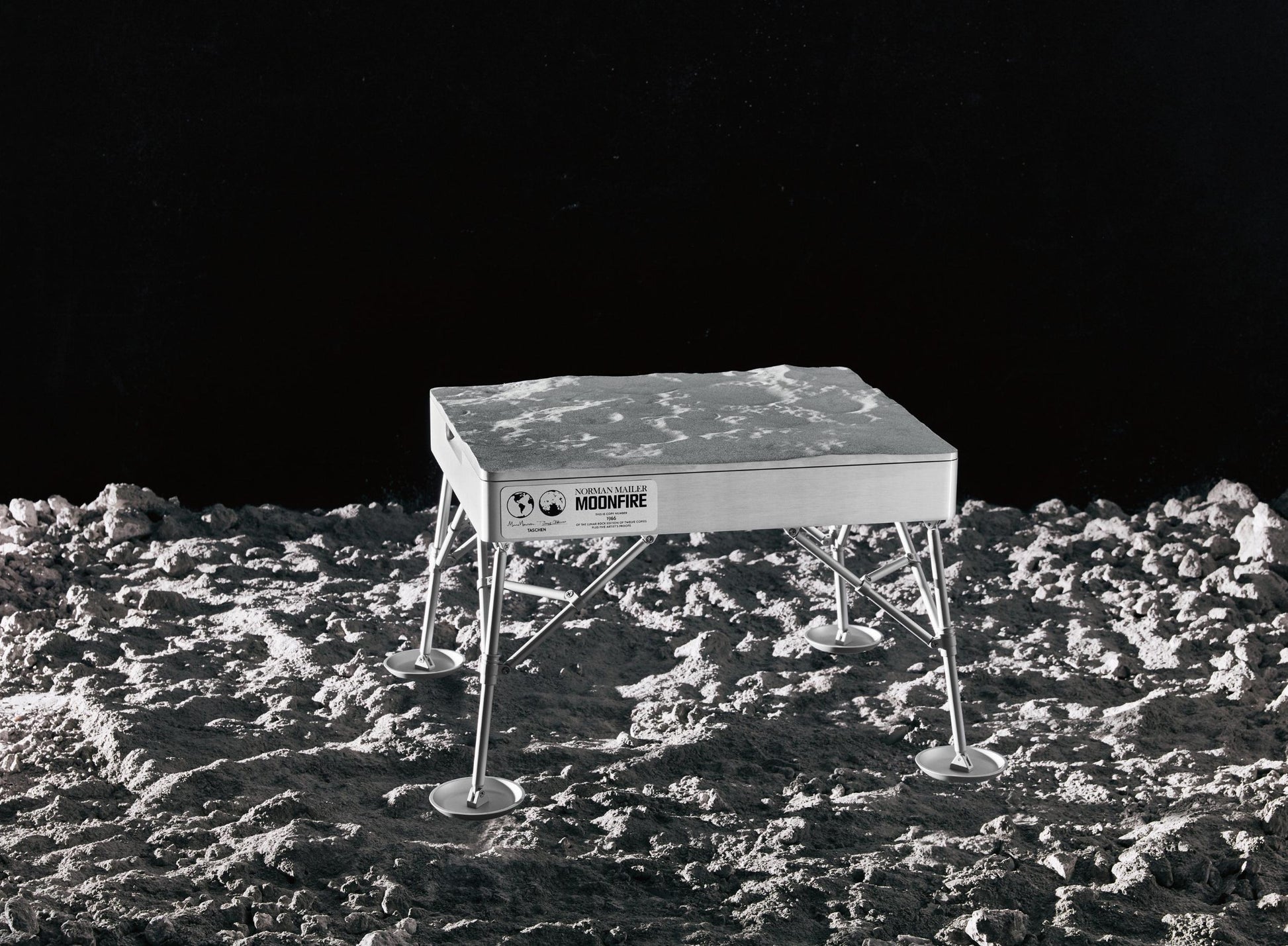 Norman Mailer, Marc Newson. MoonFire, Edición Lunar de Roca Nro. 1.968 "NWA 4936"