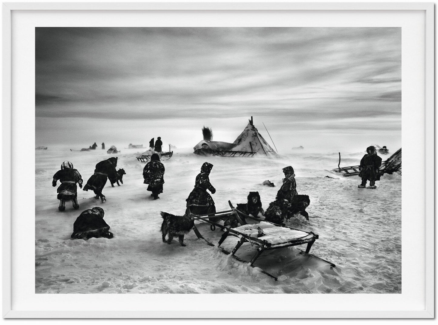Sebastião Salgado. Génesis. Edición de arte n.º 101–200 «Norte del río Obi, península de Yamal, Siberia, Rusia»