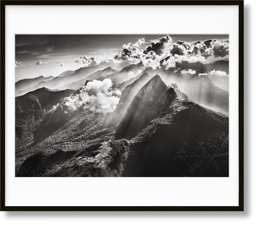 Sebastião Salgado. Amazônia, edición de arte n.º 201–300 «Sierra de Marauiá»