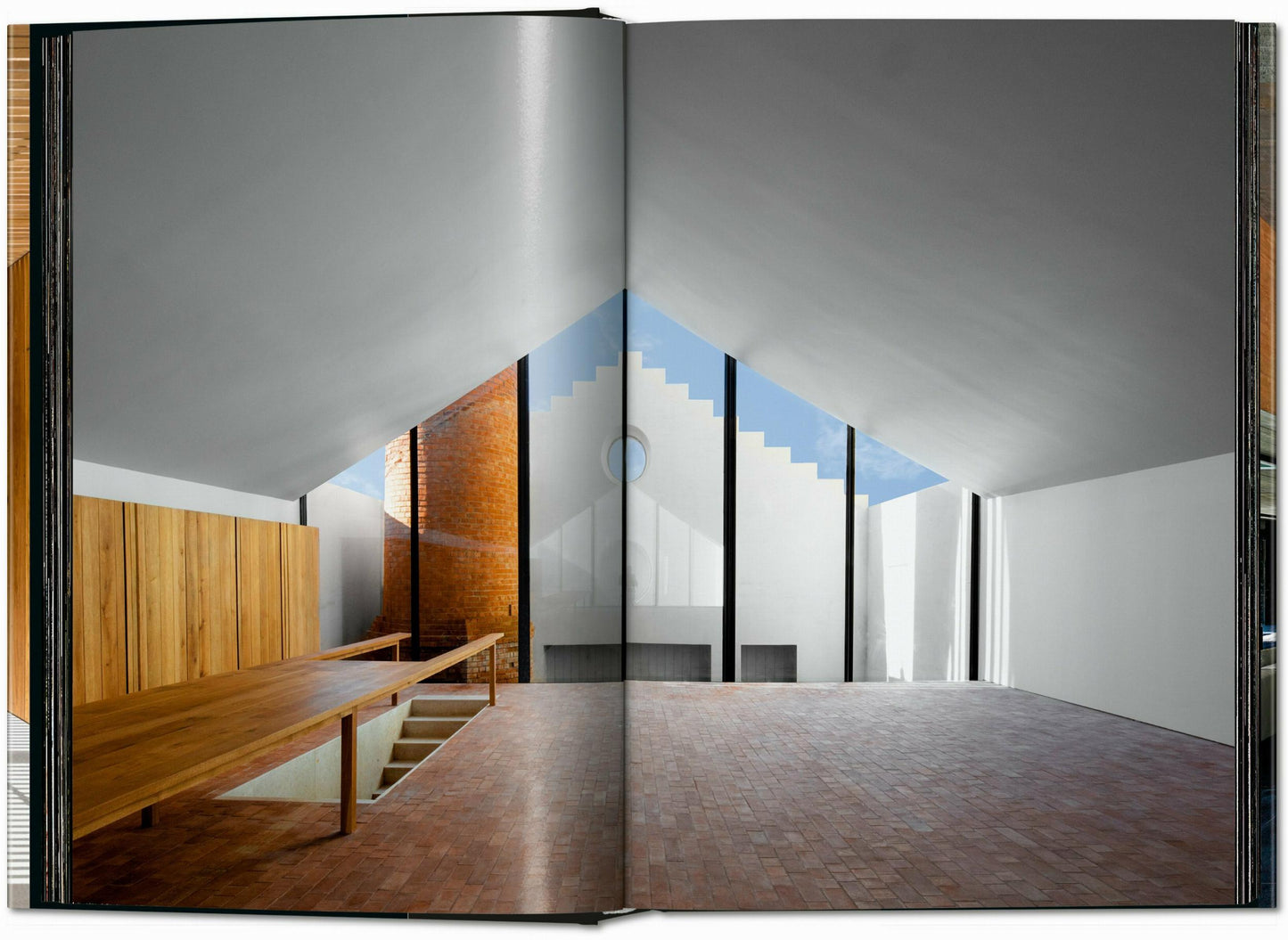 Homes For Our Time. Contemporary Houses around the World. Vol․ 2
