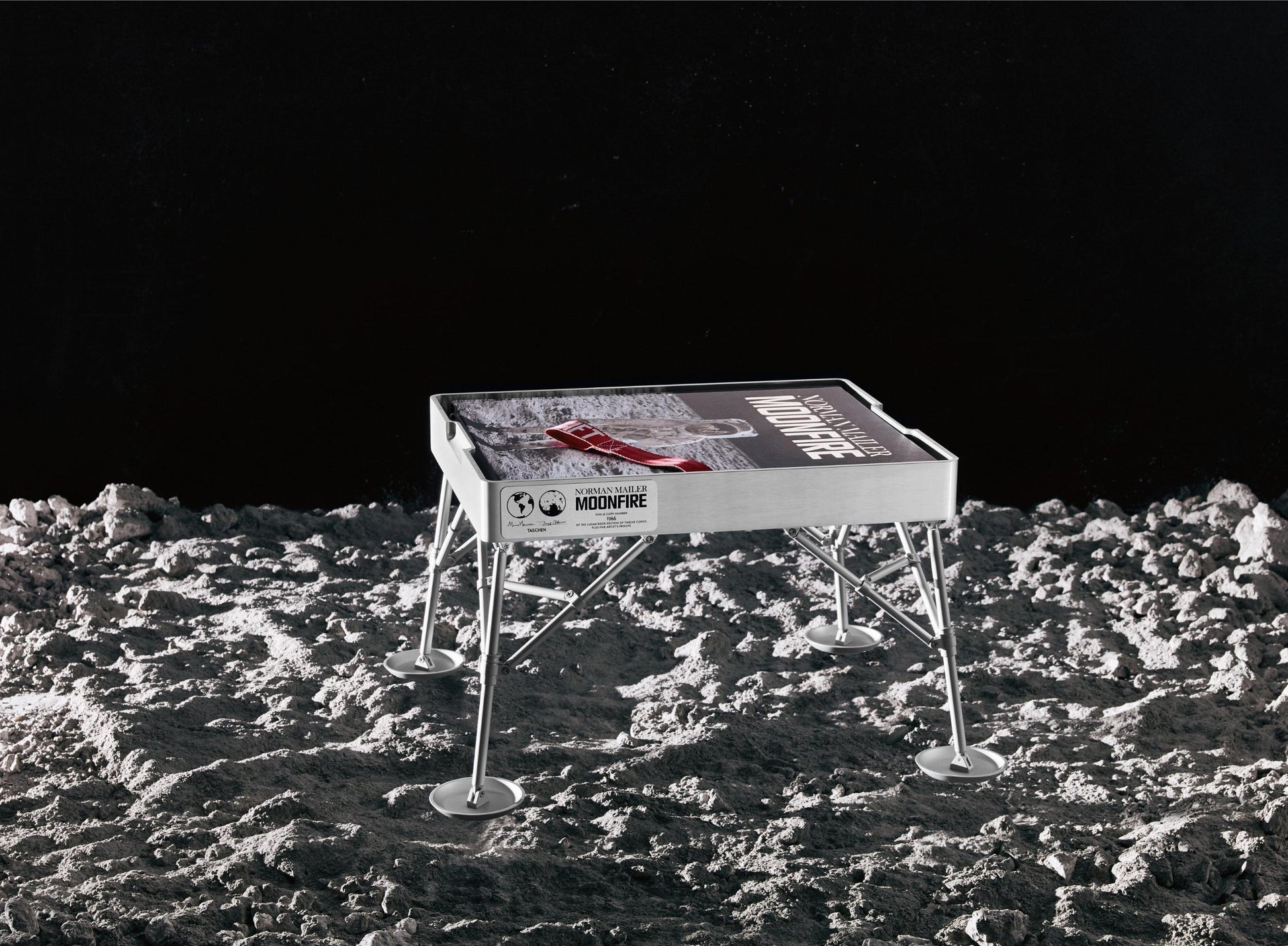 Norman Mailer, Marc Newson. MoonFire, Edición Lunar de Roca Nro. 1.968 "NWA 4936"