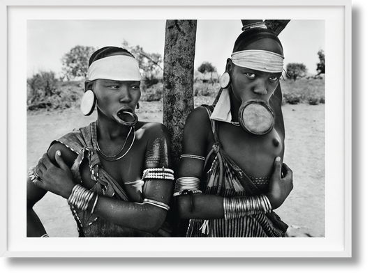 Sebastião Salgado. Génesis. Edición de Arte N.º 1–100 «Dos mujeres mursi, Valle del Omo, Etiopía»