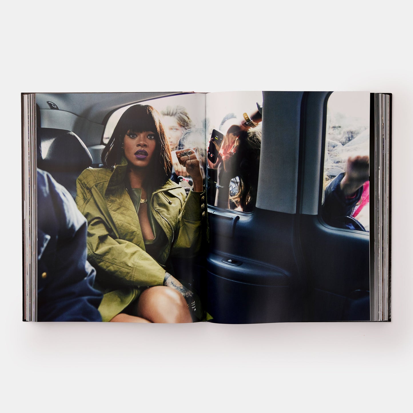 RIHANNA: QUEEN SIZE