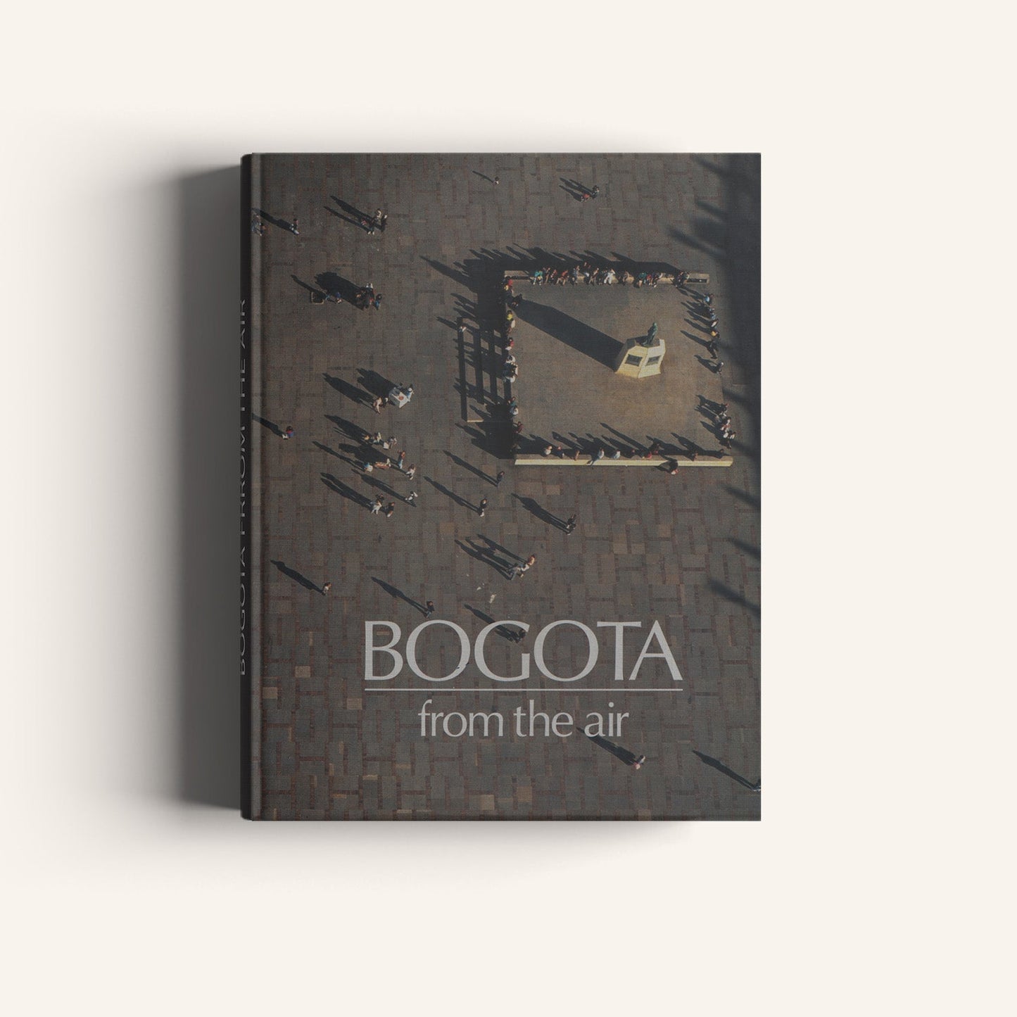 Bogotá from the air (First Edition) -Weaving The Planet & Villegas Editores-Libros