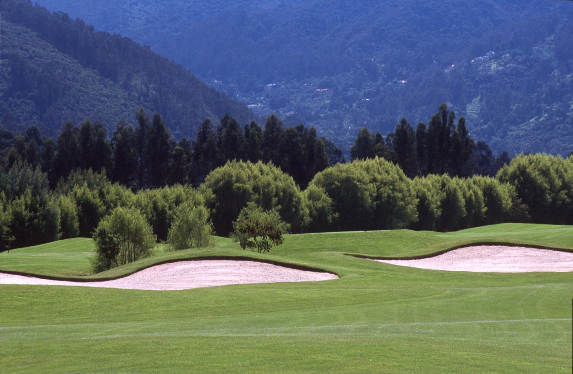 Campos de Golf en Colombia-Weaving The Planet & Villegas Editores-Libros