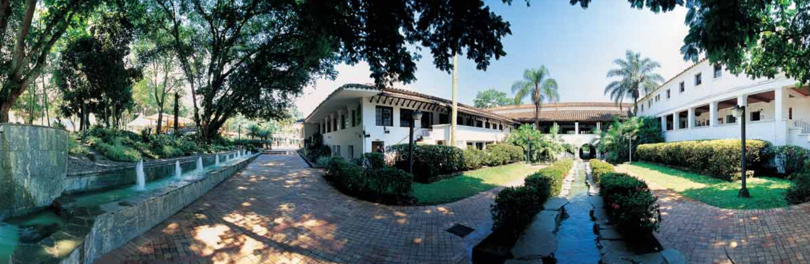 Medellín 360º Warm, Lively and Beautiful -Weaving The Planet & Villegas Editores-Libros