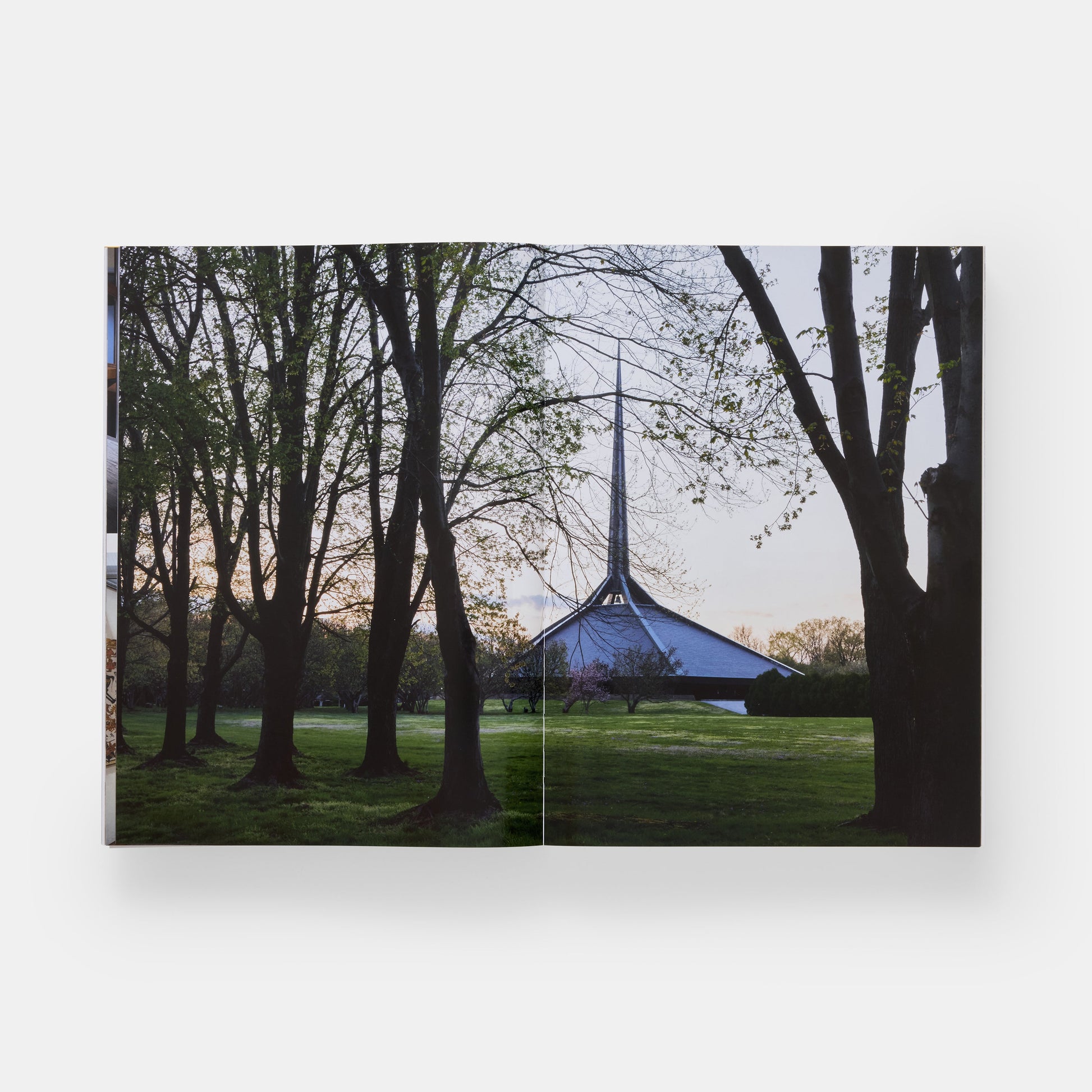 AMERICAN MODERN: ARCHITECTURE; COMMUNITY; COLUMBUS, INDIANA