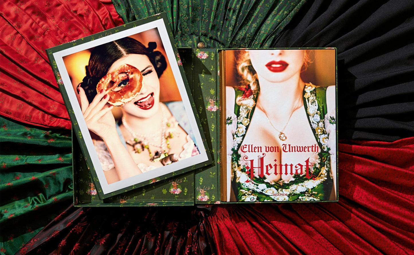 Ellen von Unwerth. Heimat. Edición de Arte n.º 201–300 «Dispositivo espía»