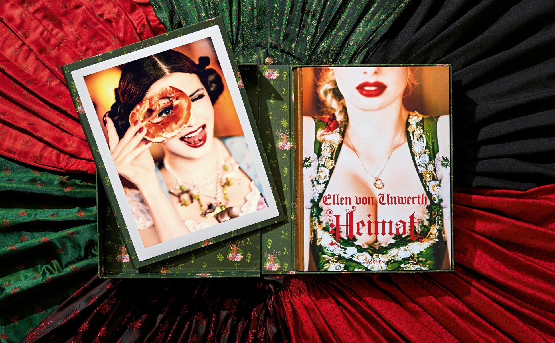 Ellen von Unwerth. Heimat. Edición de Arte n.º 201–300 «Dispositivo espía»