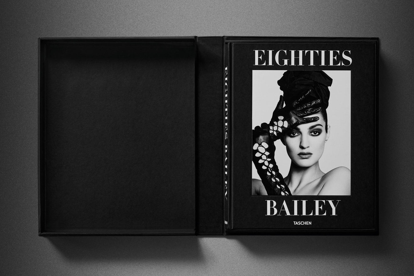 David Bailey. Ochenta. Edición de arte n.º 1-100, «Yves Saint Laurent», 1981
