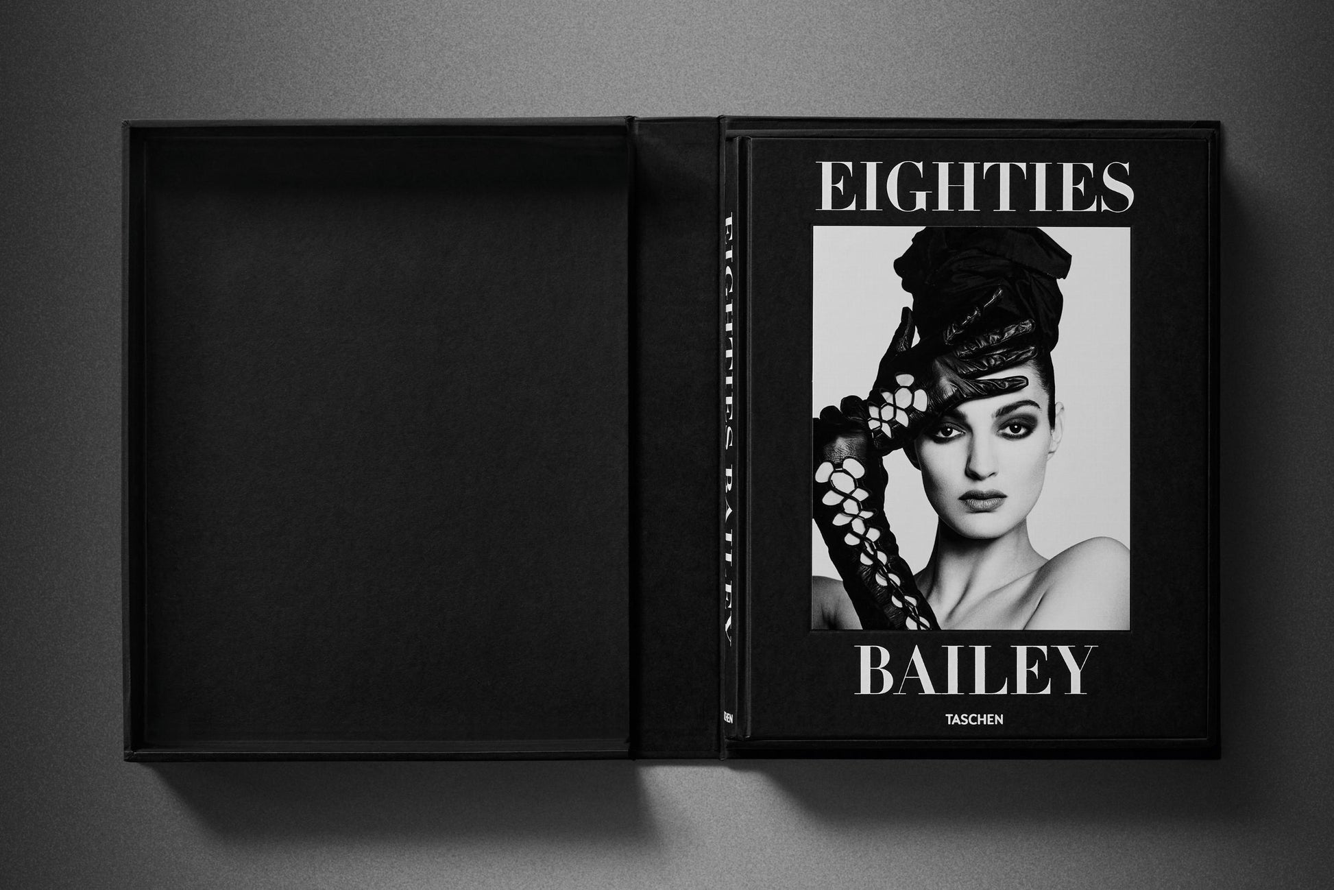 David Bailey. Ochenta. Edición de arte n.º 1-100, «Yves Saint Laurent», 1981