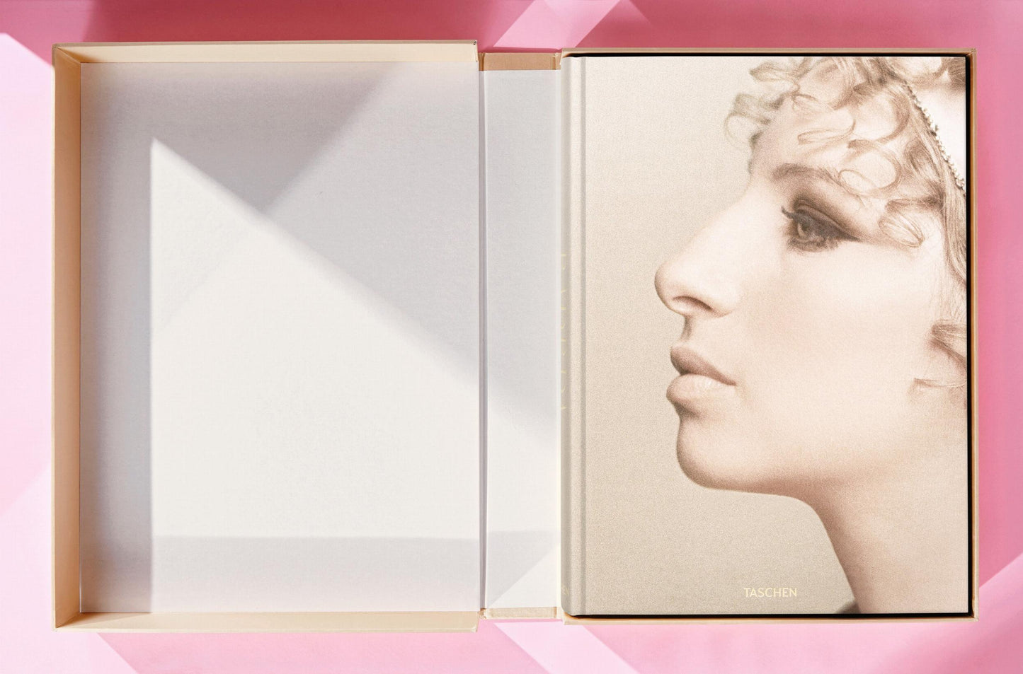 Barbra Streisand. Edición de arte n.º 101–200, Lawrence Schiller «Streisand de camino a Londres»