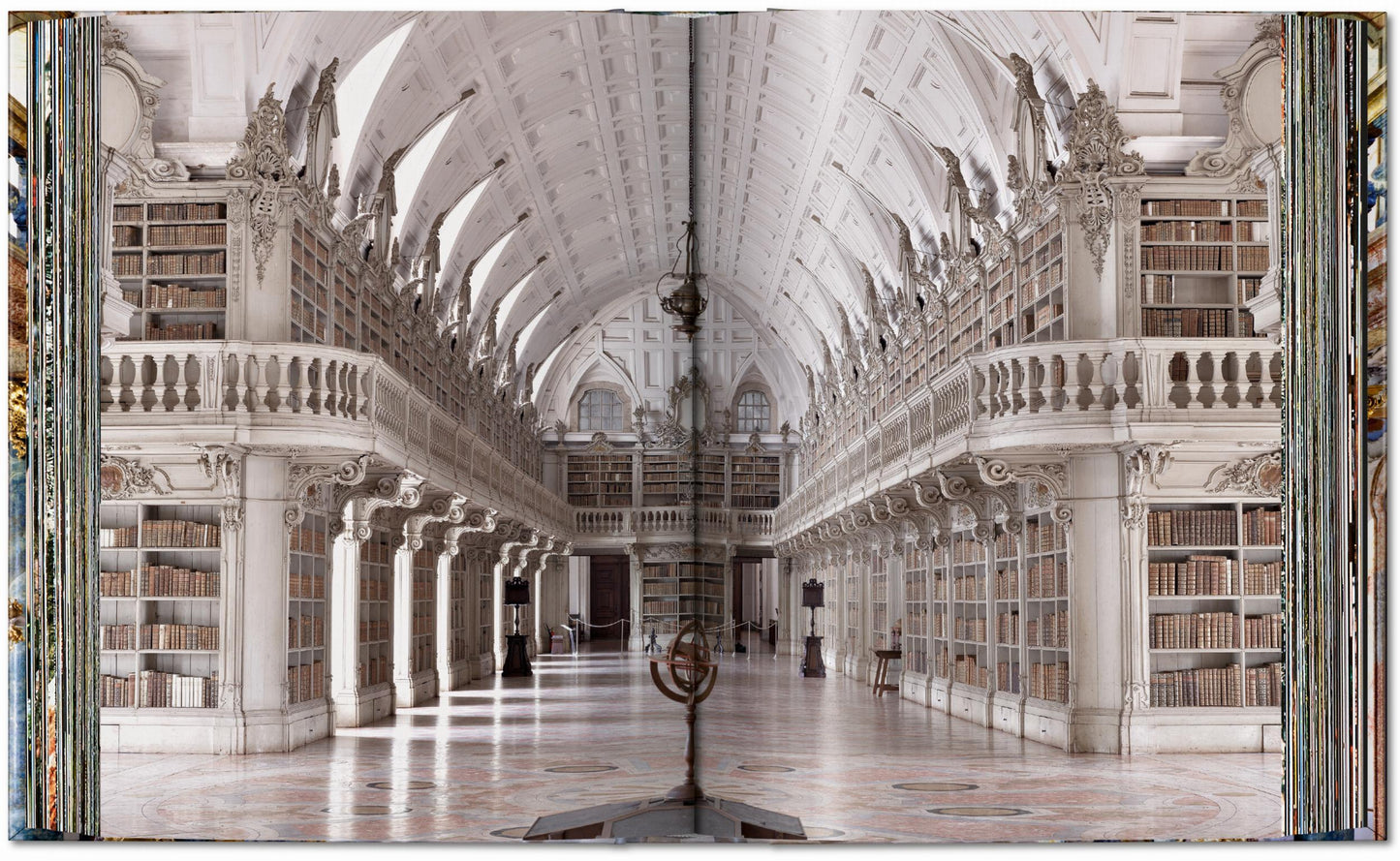 Massimo Listri. Las bibliotecas más bellas del mundo. 45.ª ed.