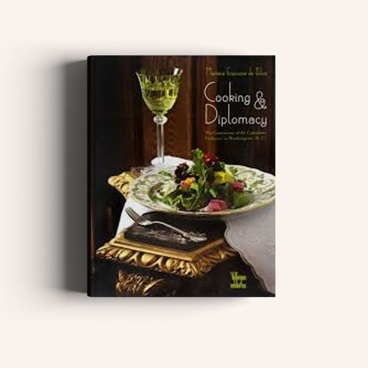 Cooking & Diplomacy, The Gastronomy of the Colombian Embassy in Washington D.C. -Weaving The Planet & Villegas Editores-Libros