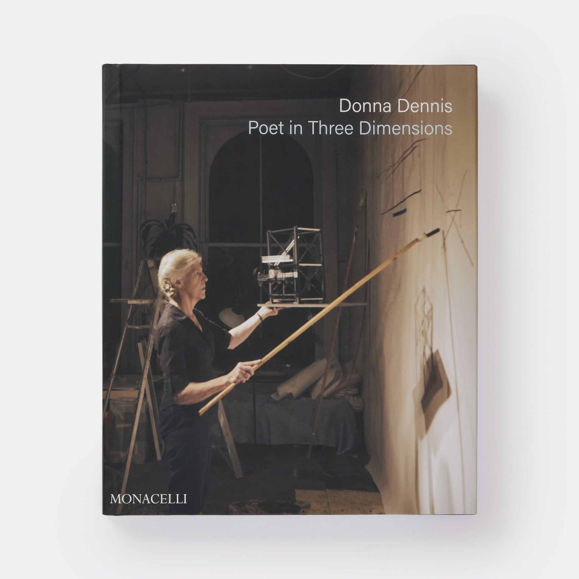 Donna Dennis: Poeta en tres dimensiones