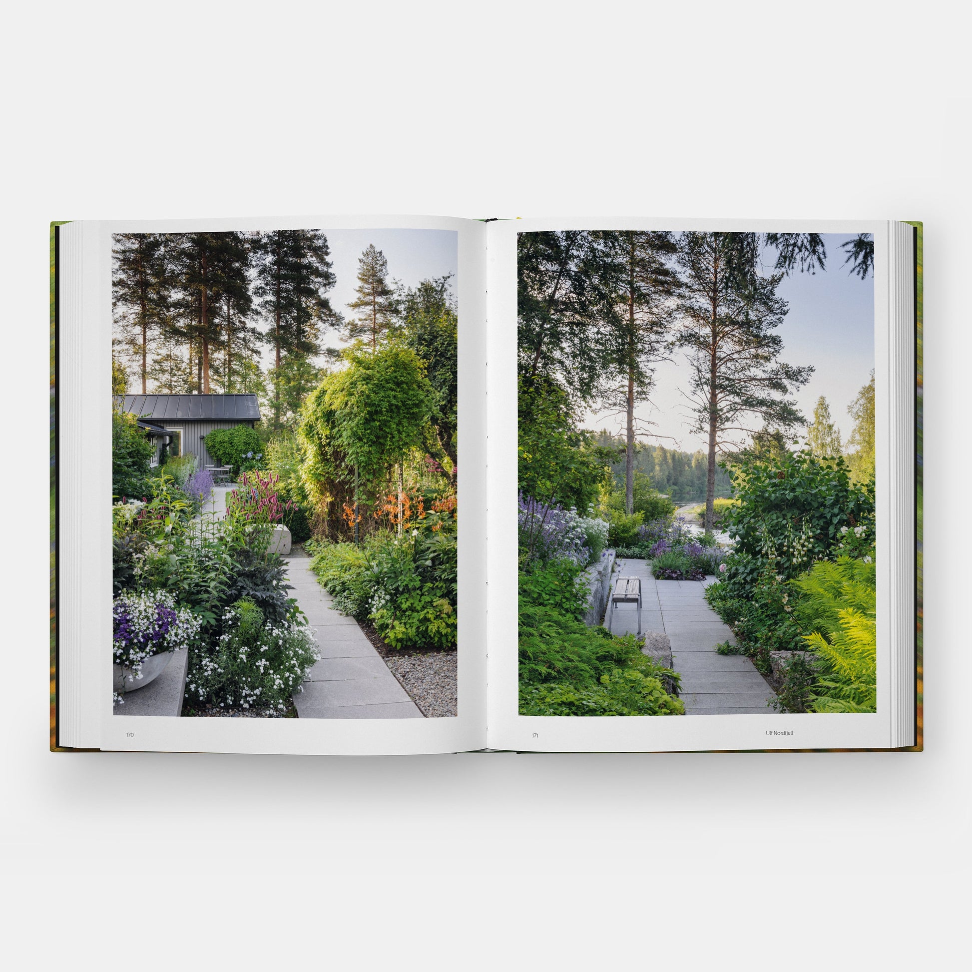 INTO THE GARDEN: PRIVATE SANCTUARIES AROUND THE WORLD