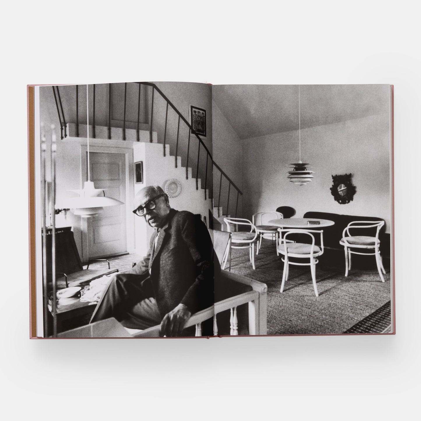 Louis Poulsen: La Primera Casa de la Luz