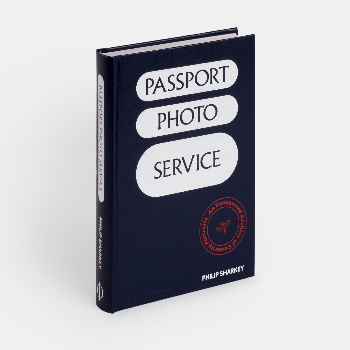 Servicio de Fotos de Pasaporte: Un Archivo Inesperado de Retratos de Celebridades