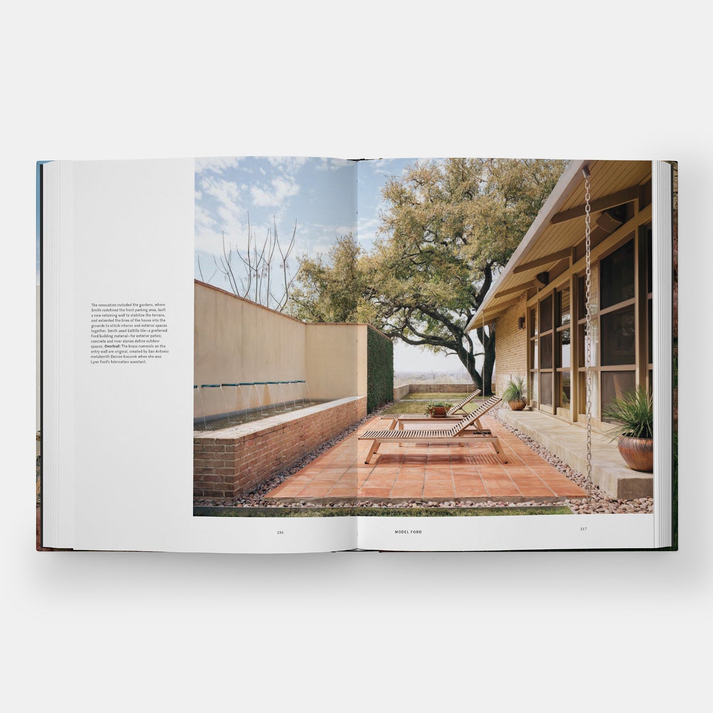Hecho en Texas/Texas Moderno: La Casa y la Tierra
